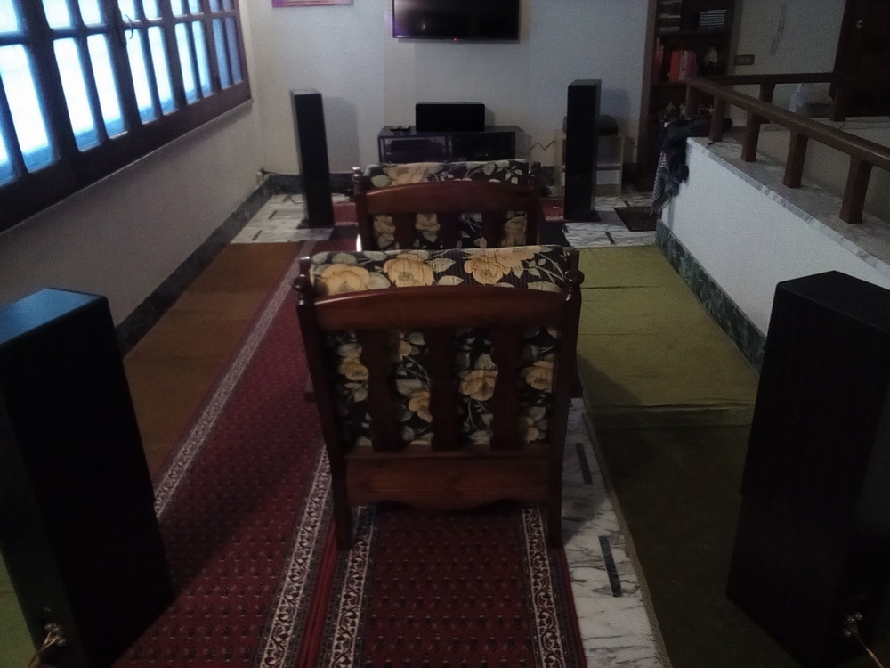 Home Theatre set Indiana Line TESI 561 DENON AVR-X2500H sistema 5.1 vista totale