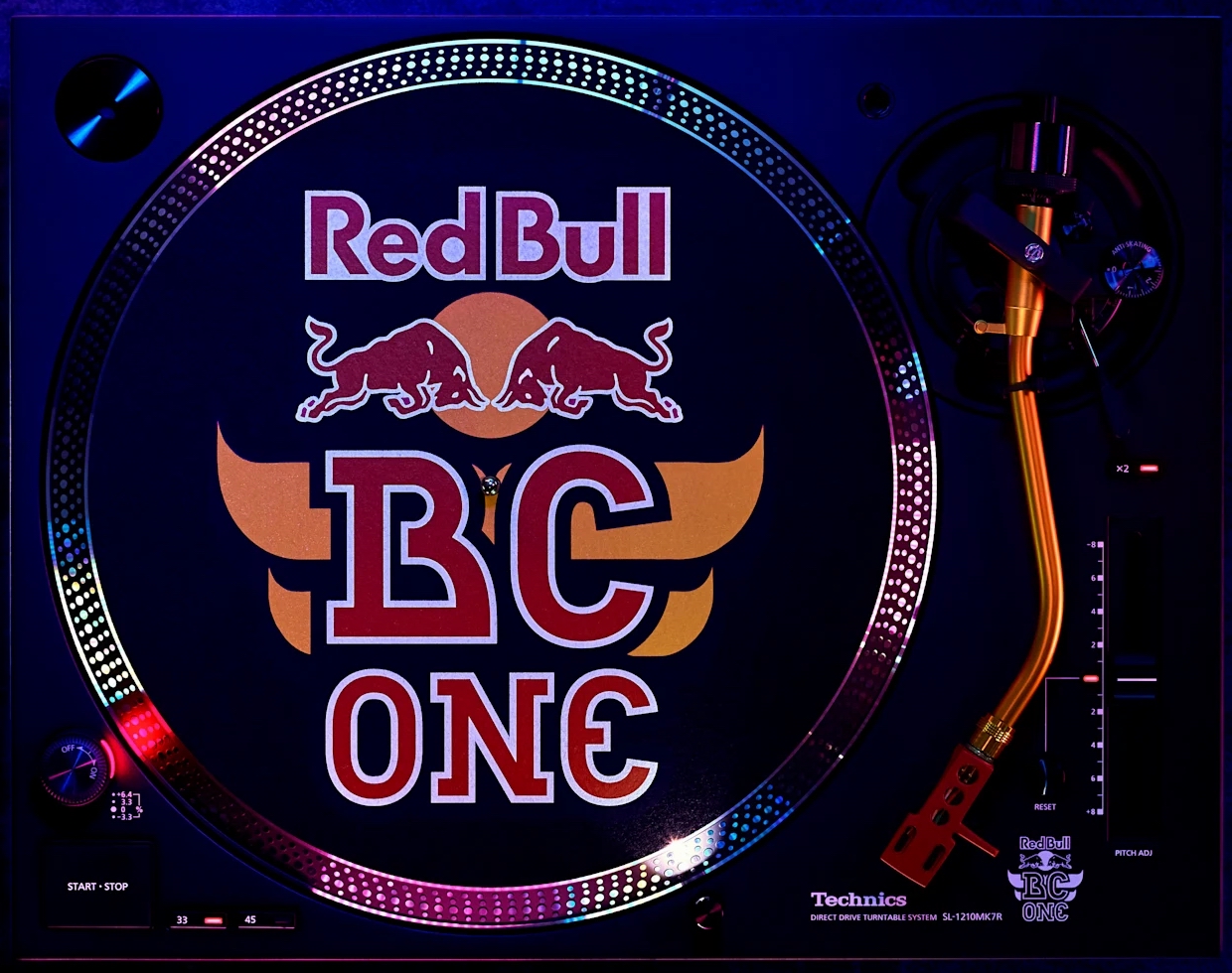 Technics SL-1210MK7R Red Bull Limited Edition Technics SL-1210MK7R Red Bull Limited Edition